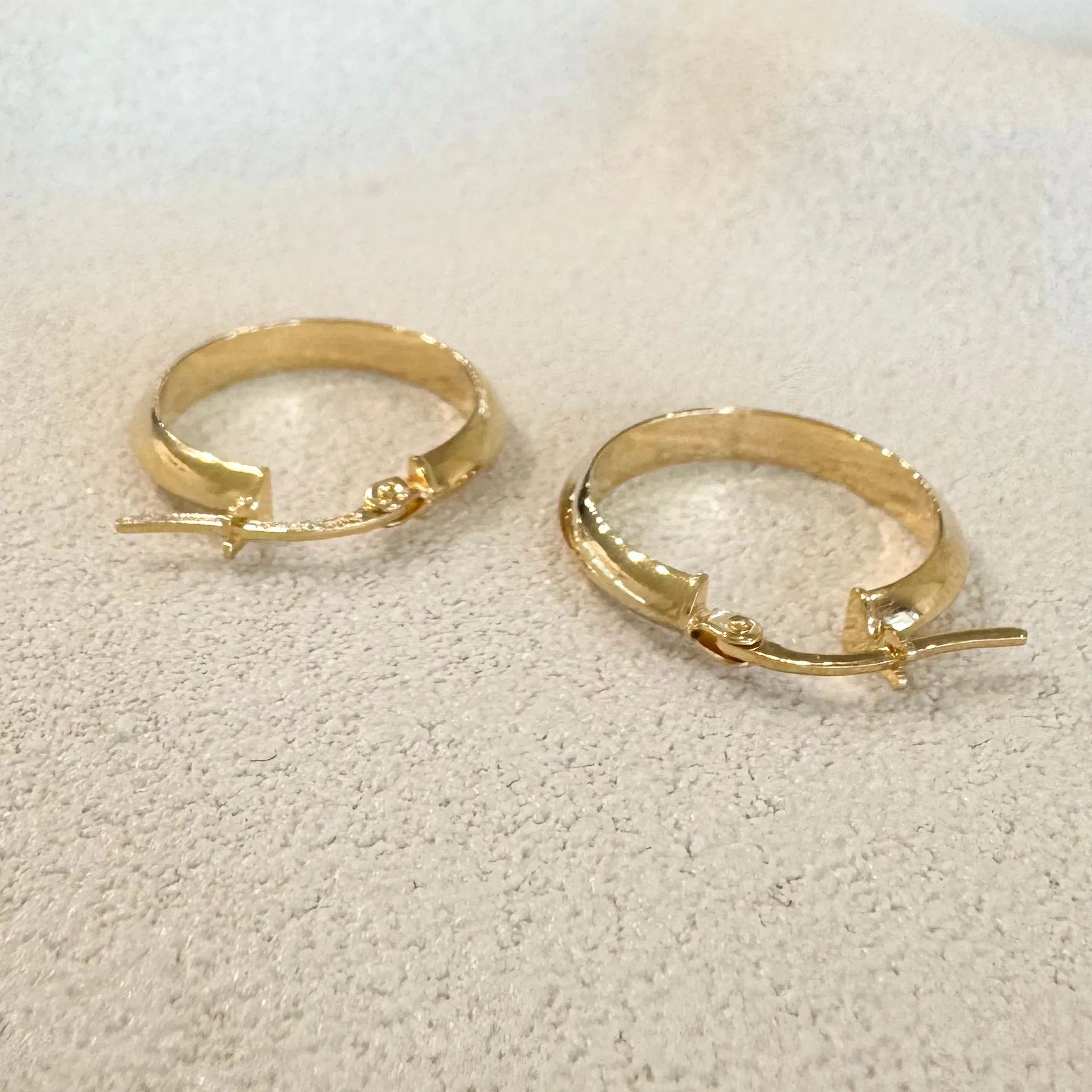 9ct Yellow Gold Knife-Edge Hoop Earrings