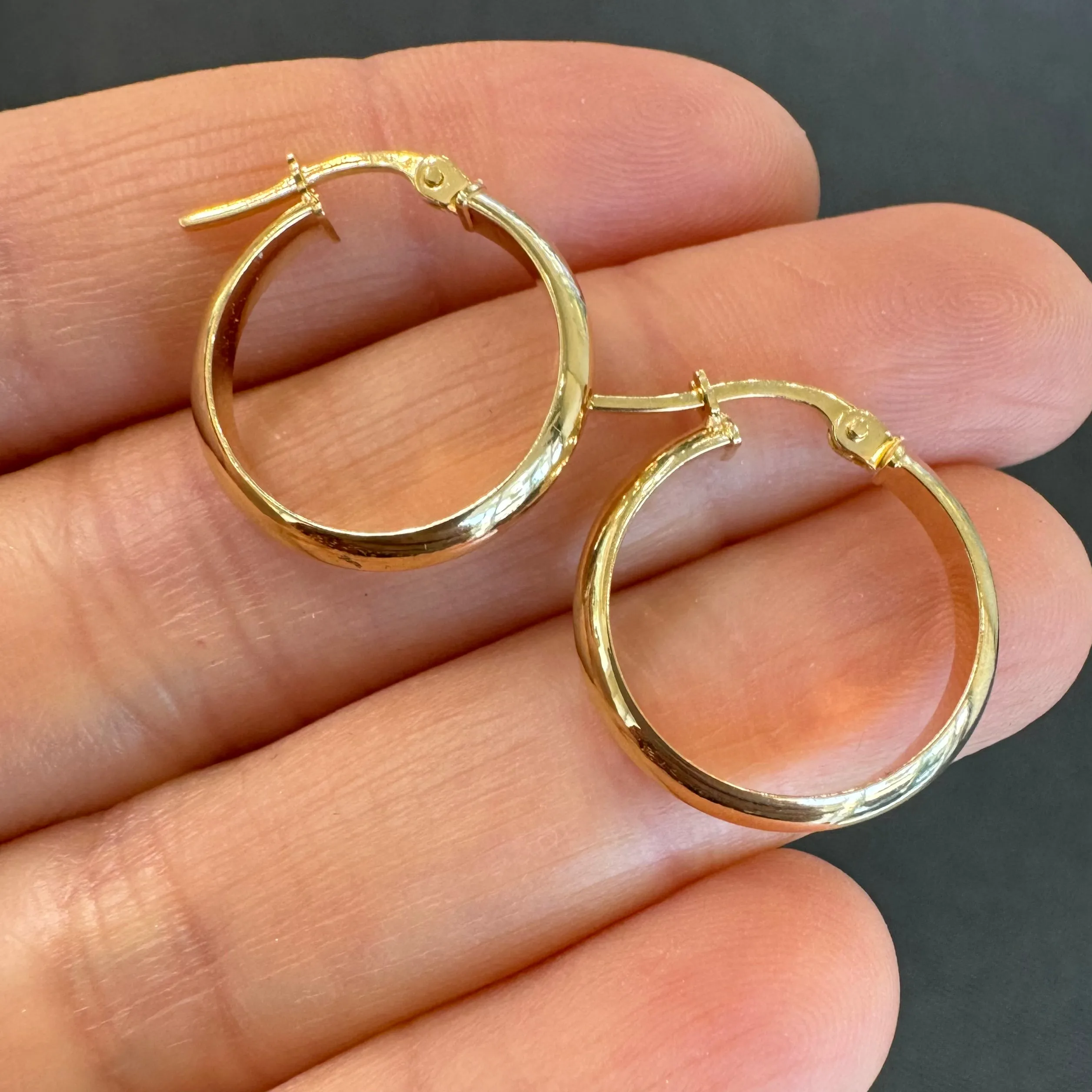 9ct Yellow Gold Knife-Edge Hoop Earrings