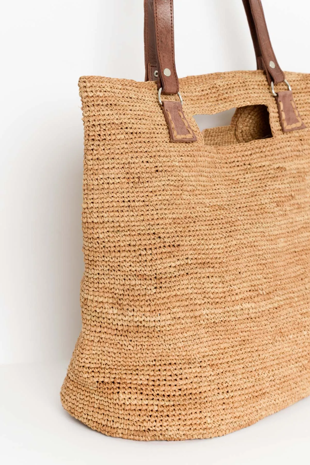 Uma Raffia Shoulder Bag